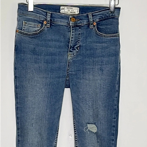 Free People Great Heights Frayed Skinny Jeans - Size 26 - Picture 4 of 8